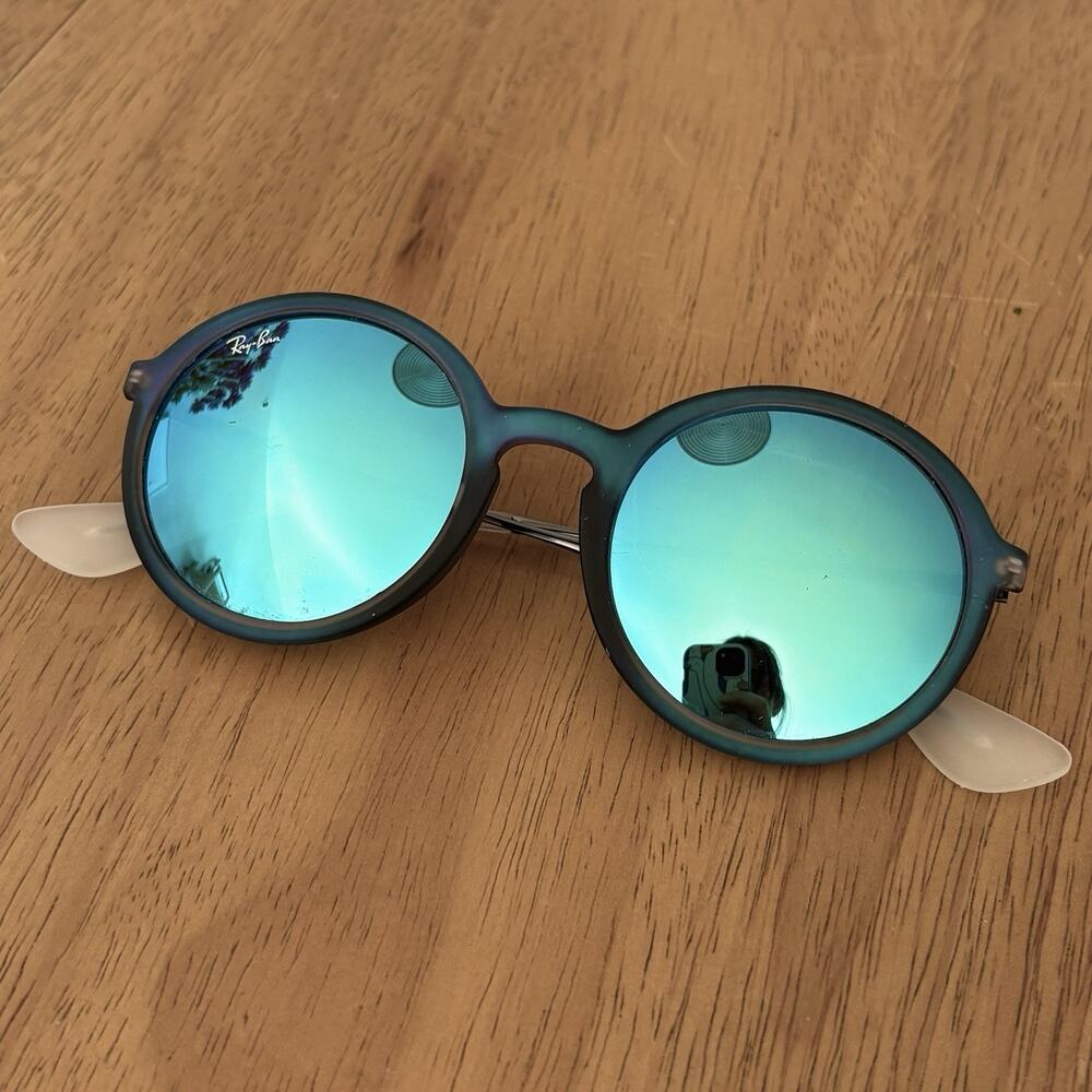 Ray Bans Round Blue Mirrored Unisex Sunglasses RB4222